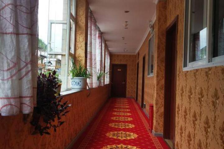 Luding Shuiyun Hotel