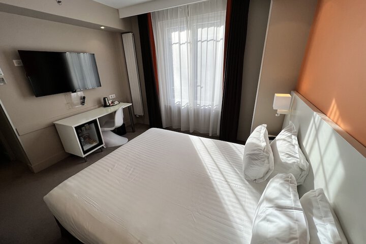 Room 34 of 92