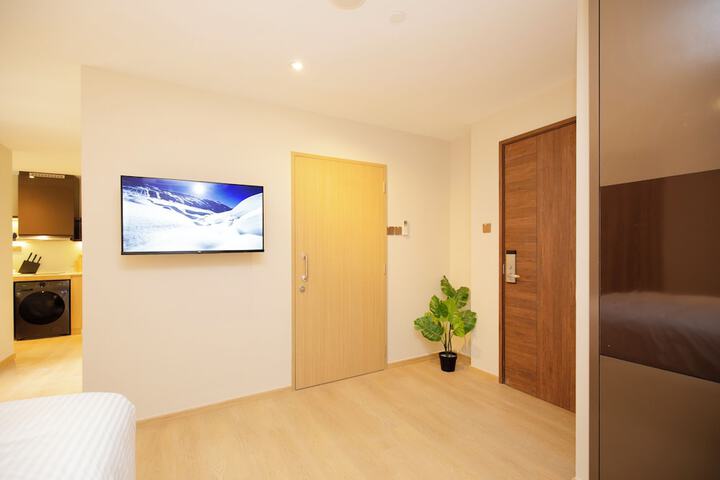 Room 16 of 42