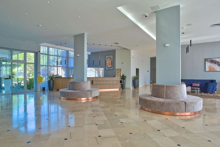 Hotel Interior 7 of 91