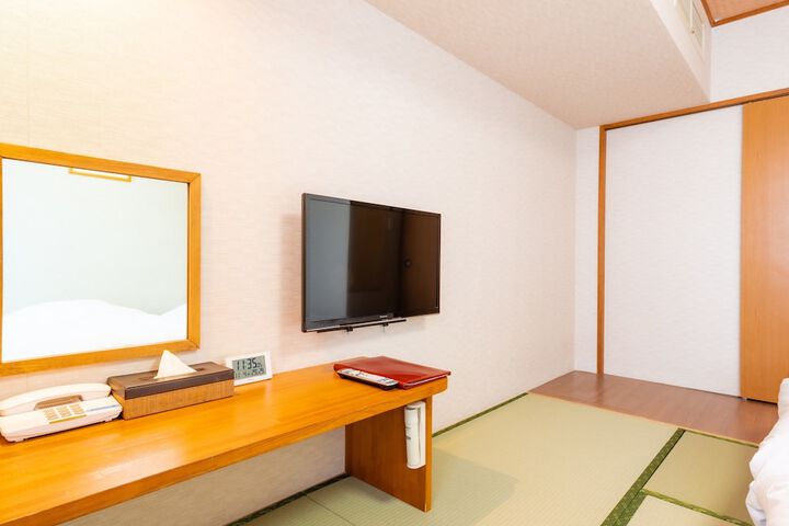 Room 14 of 114