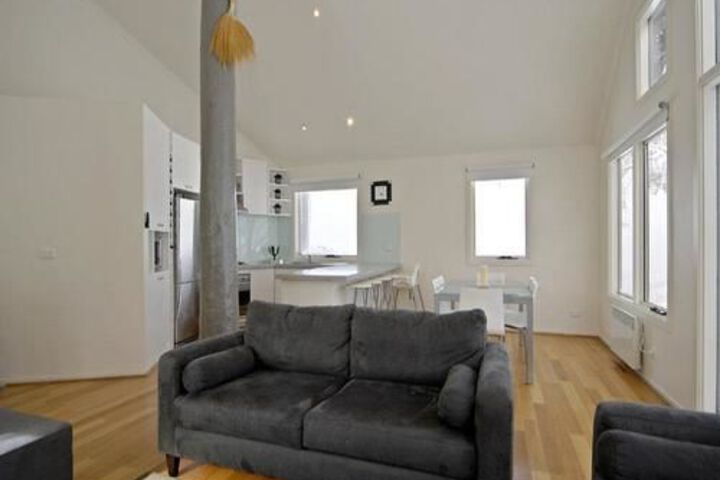 Room 5 of 11
