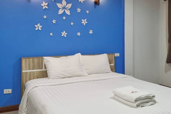 Room 8 of 31