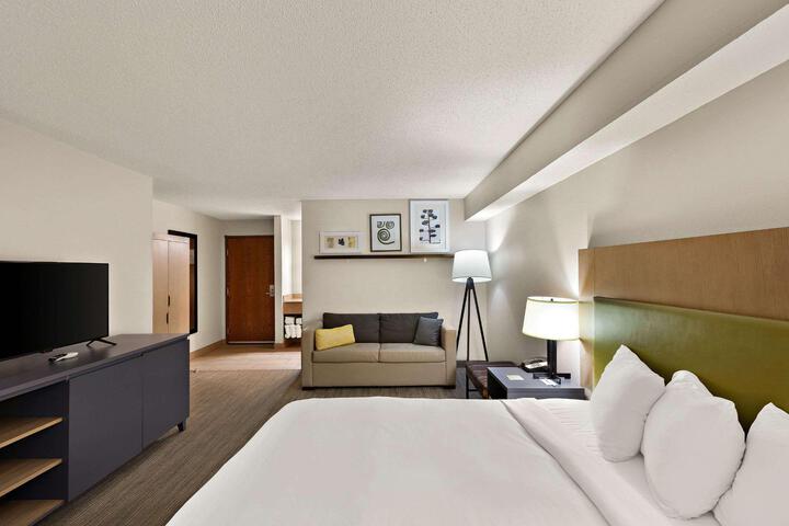 1 King Bed (26 of 43)