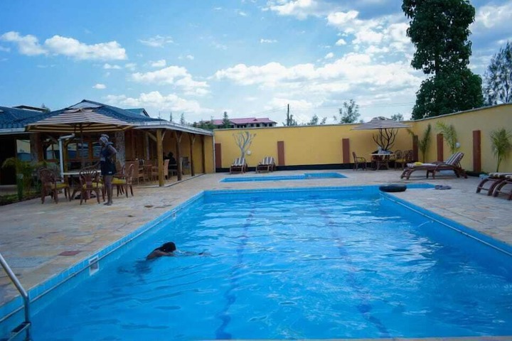 Pool 14 of 44
