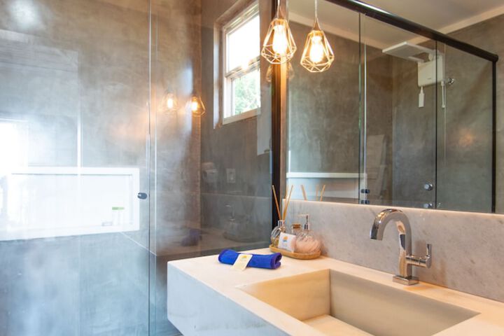 Clean Restrooms