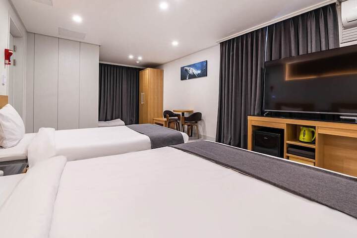 Room 76 of 139