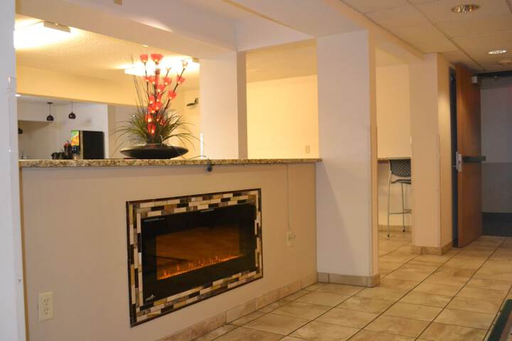 Lobby lounge