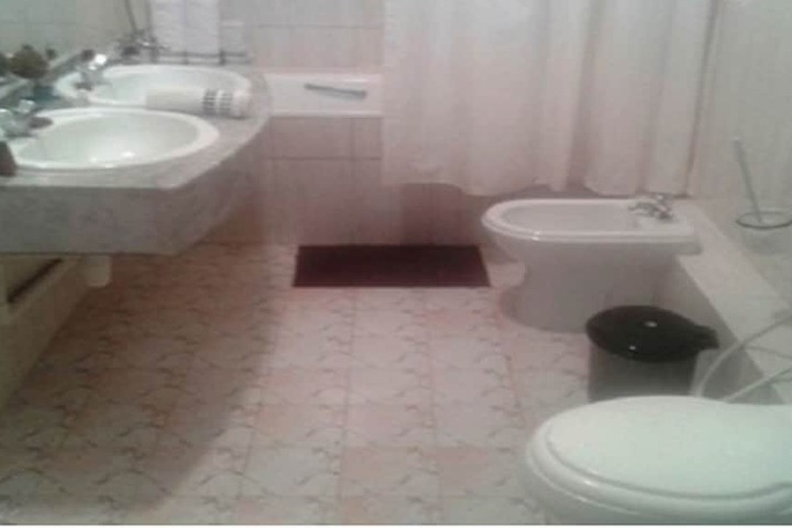 Room 11 of 27