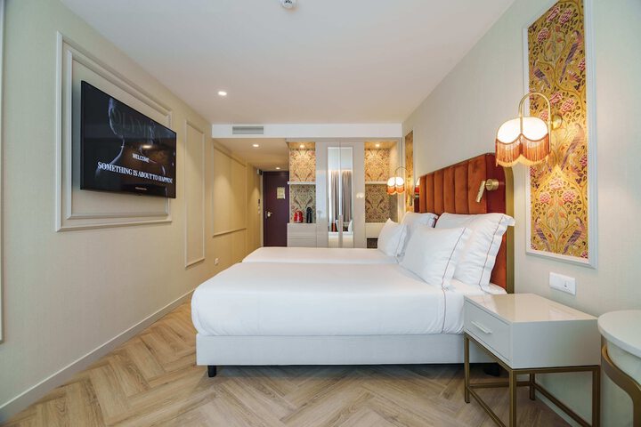 Room 12 of 44