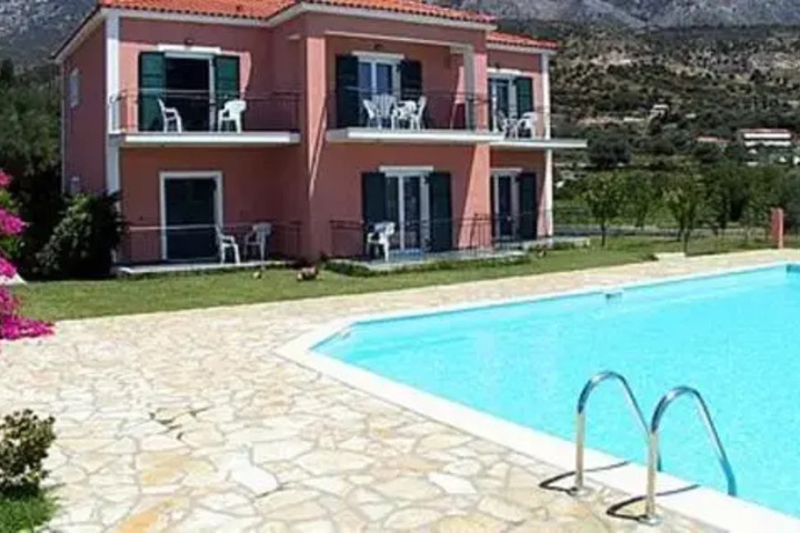 Pool 5 of 8