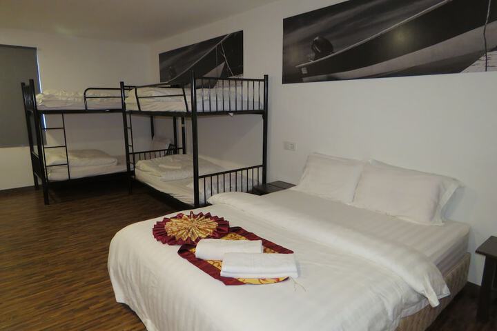 Room 18 of 147