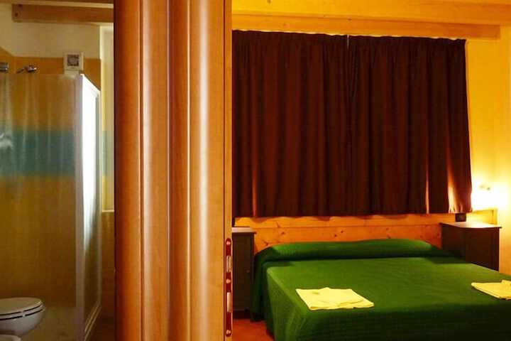 Room 8 of 8