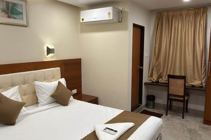 Room 10 of 21