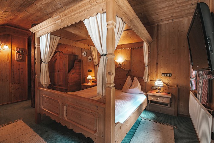 Room 12 of 44