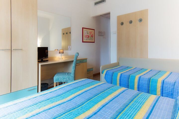 Room 12 of 45