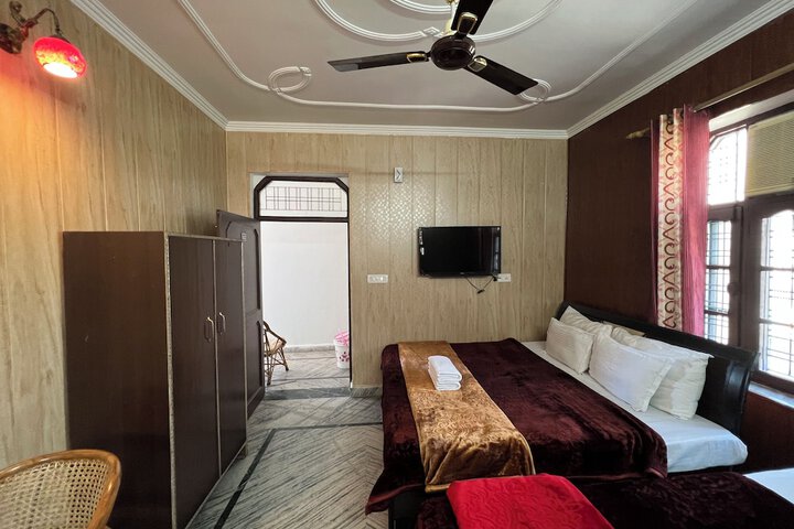 Room 5 of 29