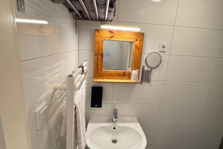 Room 14 of 38