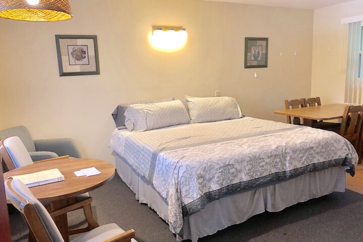 Room 15 of 342