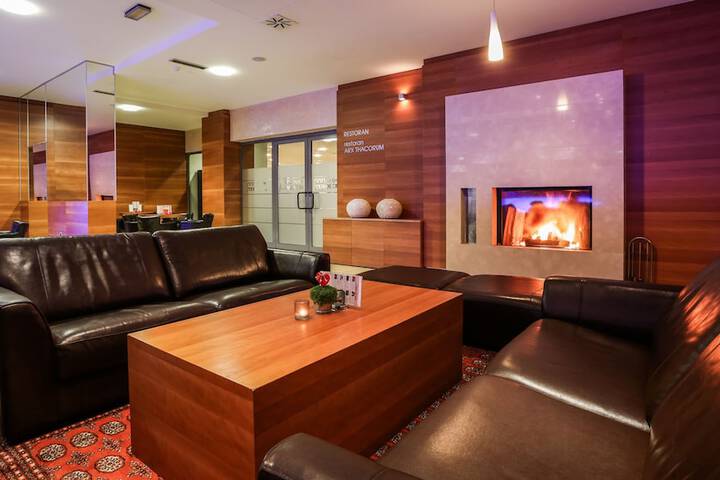 Guest Lobby