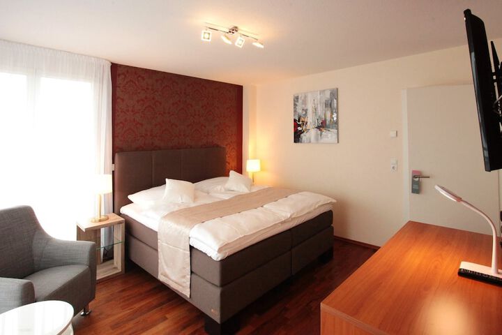Room 7 of 32