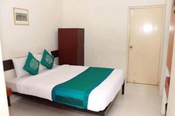 Room 8 of 17