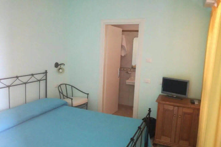 Room 4 of 21