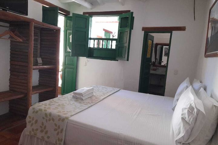 Room 13 of 30
