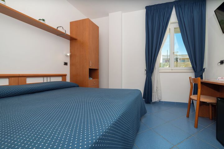 Room 15 of 44