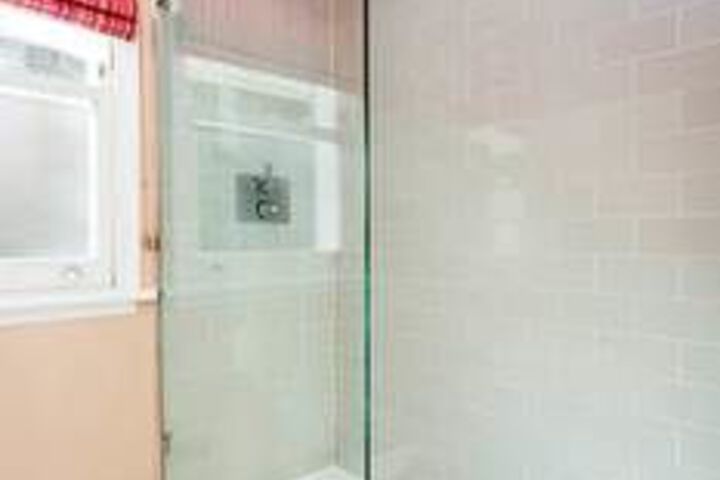 Room 6 of 26