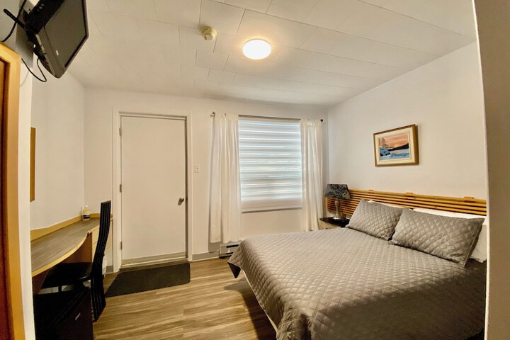 Room 10 of 37