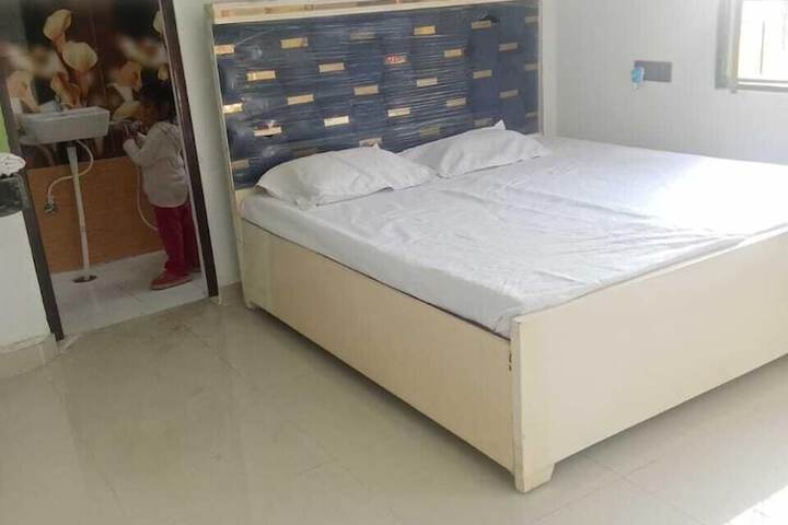 Room 7 of 17