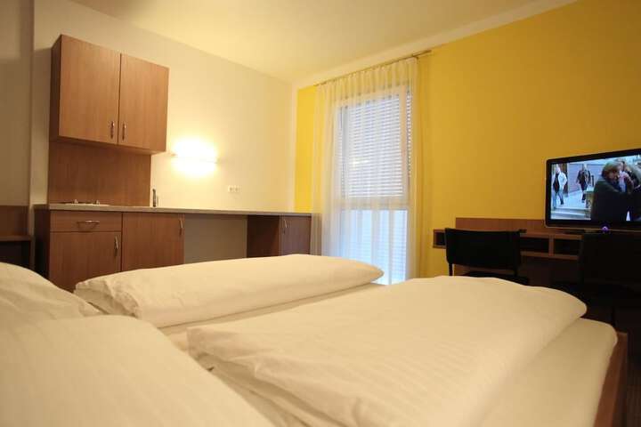 Room 12 of 39