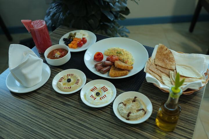 Dining 51 of 62
