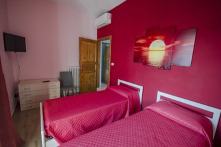 Room 7 of 19