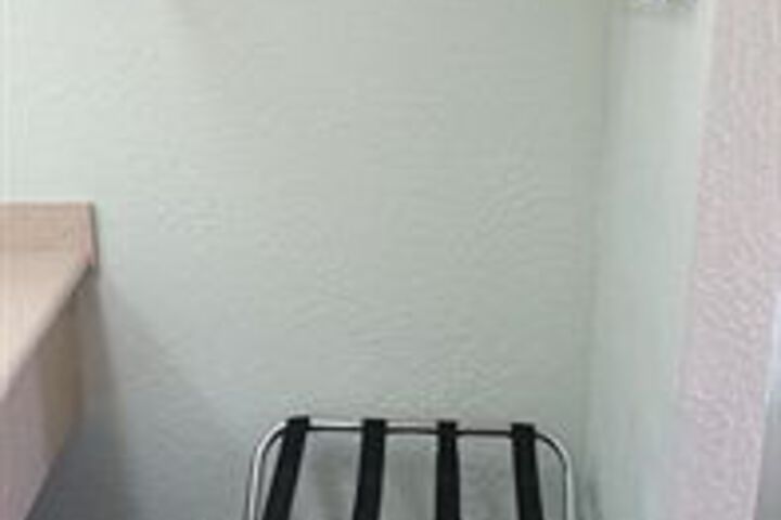 Room 2 of 60