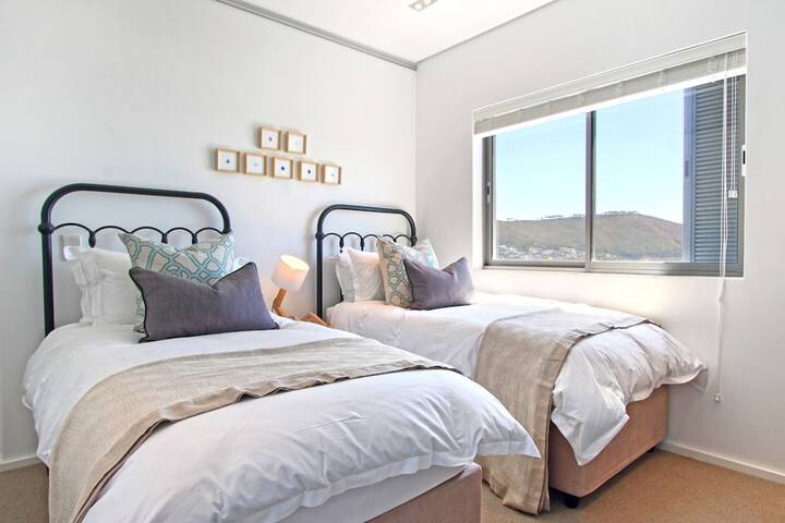 Room 2 of 16