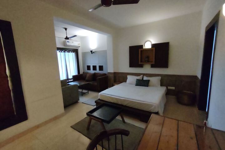 Room 30 of 68