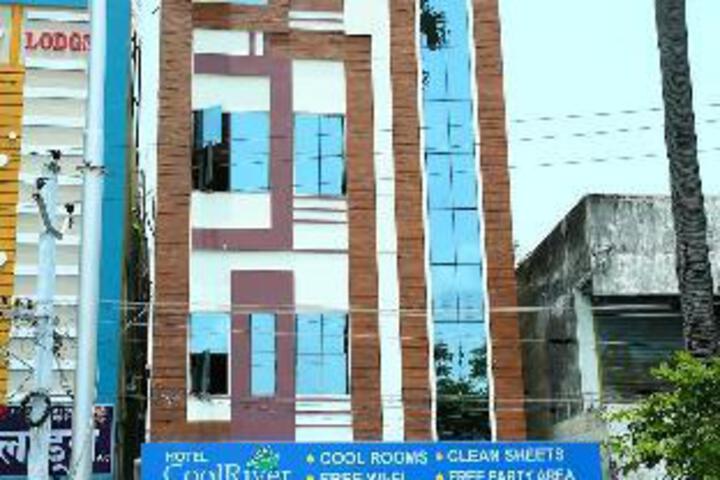 Exterior of Hotel Cool River