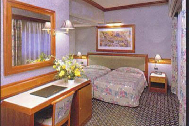 AIRPORT PALACE