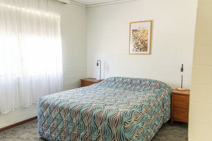 Room 4 of 33