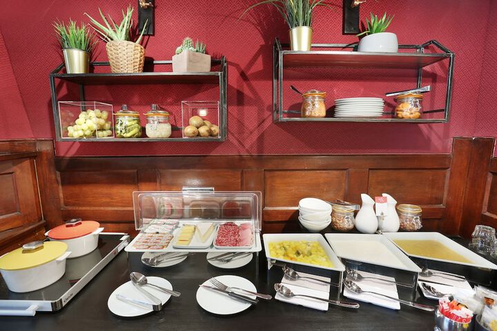 Breakfast/Coffee Service 52 of 66