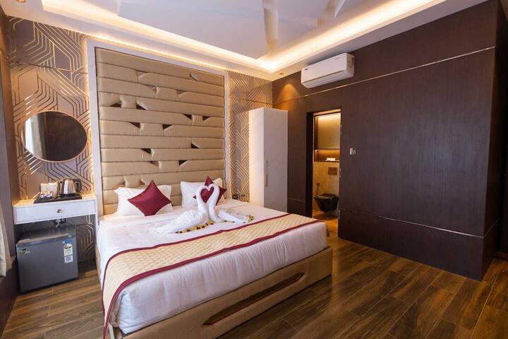 Room 2 of 13