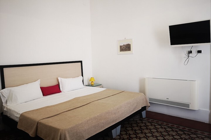 Room 7 of 40
