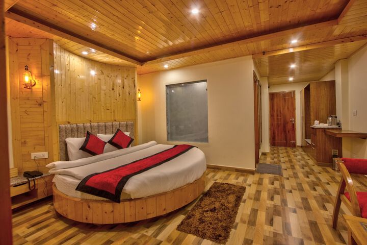 Room 28 of 63