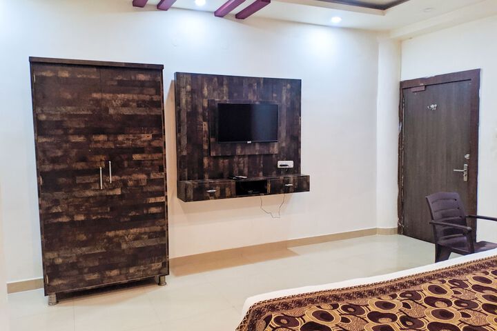 Room 14 of 40