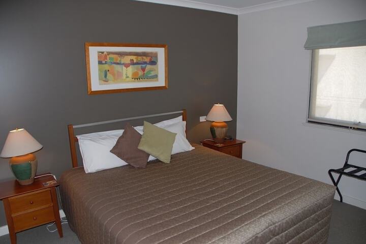 Room 4 of 50