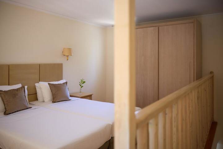 Room 40 of 212