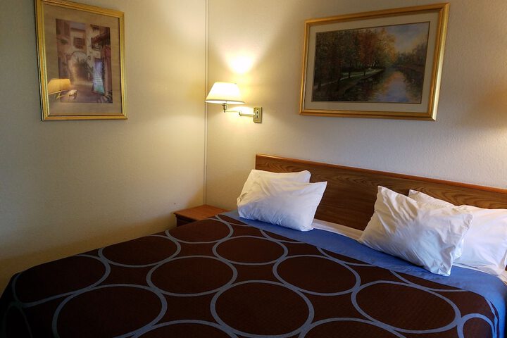 Room 7 of 26