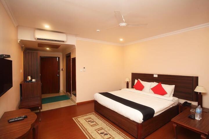 Room 3 of 16